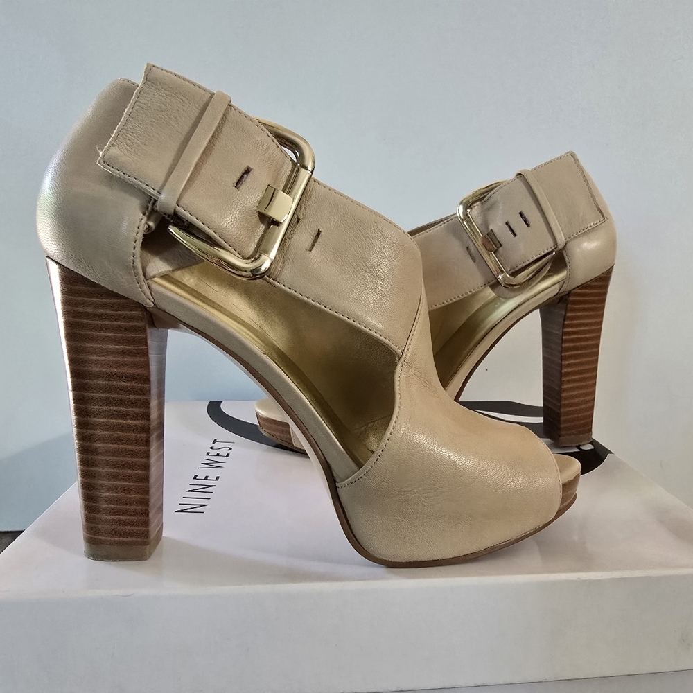 Nine West Mega Peep Toe Buckle Sandals Size
